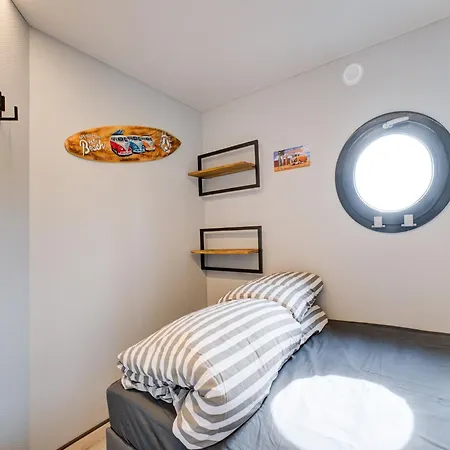 Beautiful Houseboat In Marina Of Volendam, Cleaning Included Volendam