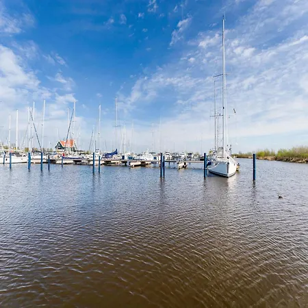 Beautiful Houseboat In Marina Of Volendam, Cleaning Included Bådhotel *