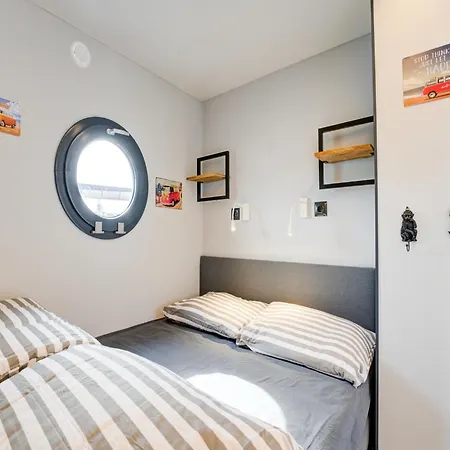 Beautiful Houseboat In Marina Of Volendam, Cleaning Included Bådhotel *